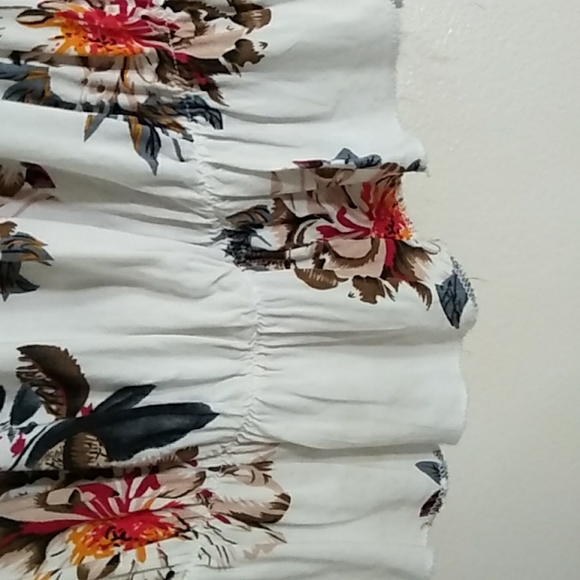 Cropped Top Floral 3/4 Sleeve No Labels Cottage Core Elastic Neckline - Picture 4 of 9